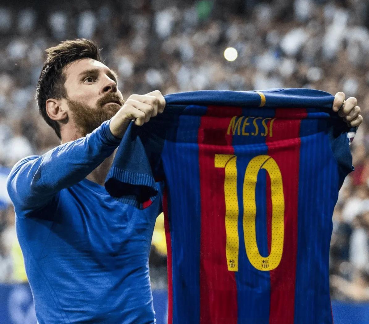巴萨重返榜首梅西强势崛起
