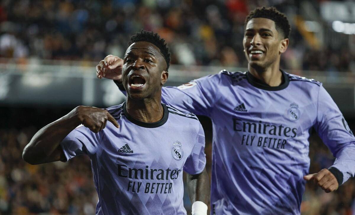 爱游戏网页版登录入口-激烈对决！皇马-战平瓦伦西亚取得平局的简单介绍