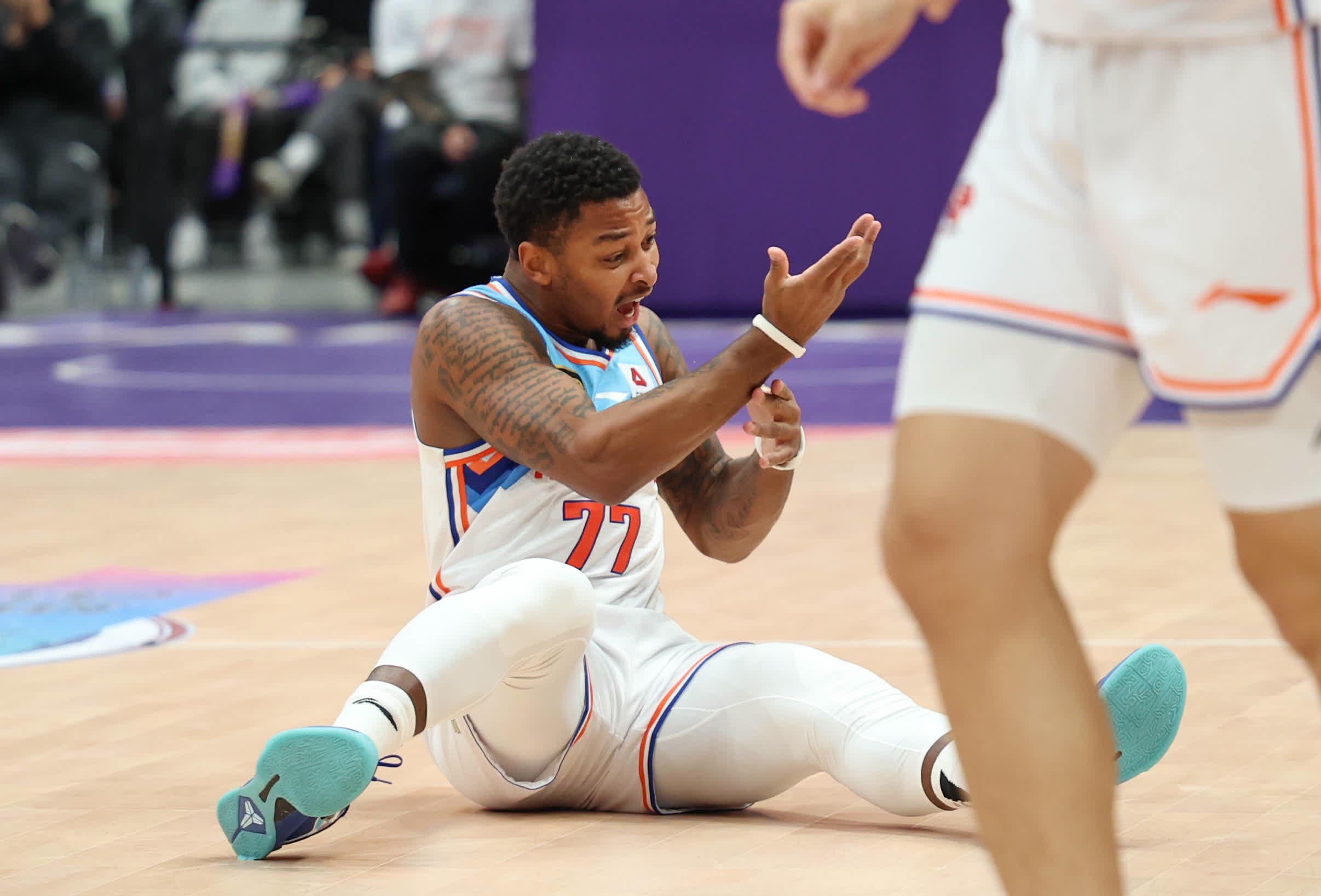 爱游戏app下载-包含篮球球员伤情稳定好转赛场回归的词条