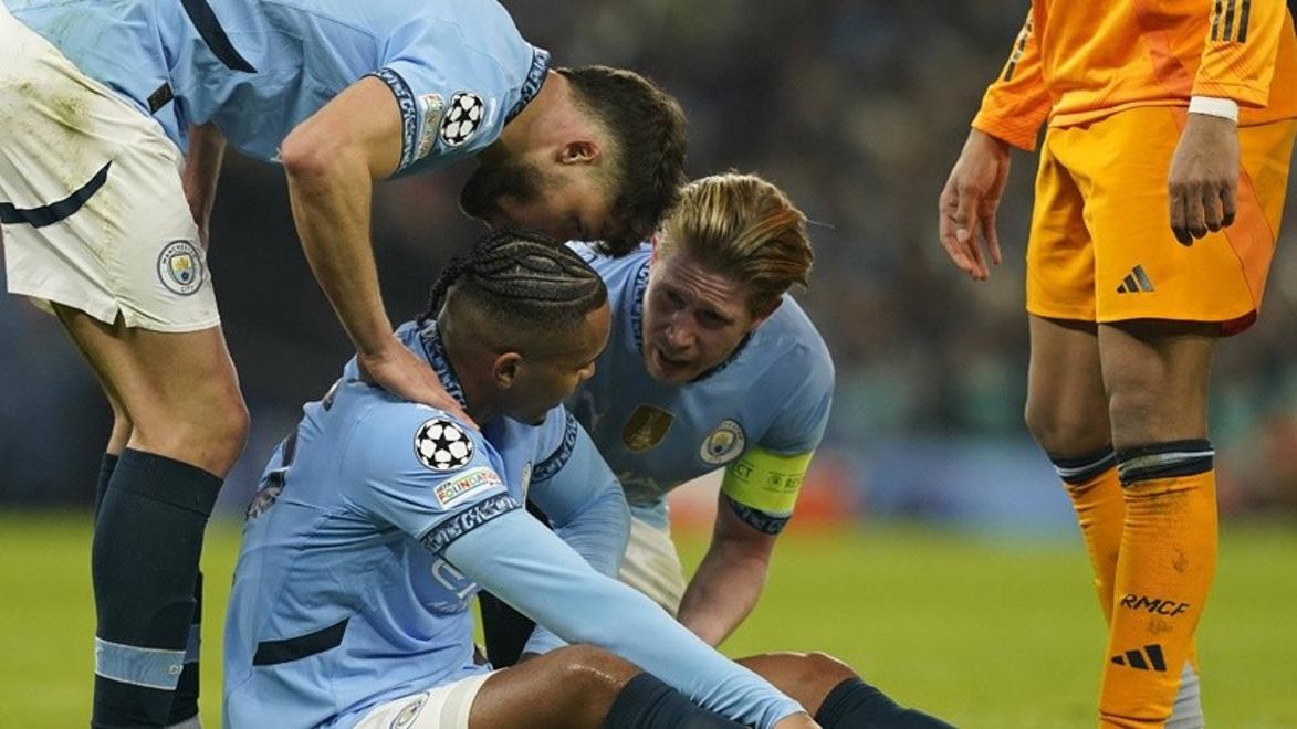 曼城遭遇重挫,梦碎欧冠赛场 曼城遭遇重挫,梦碎欧冠赛场