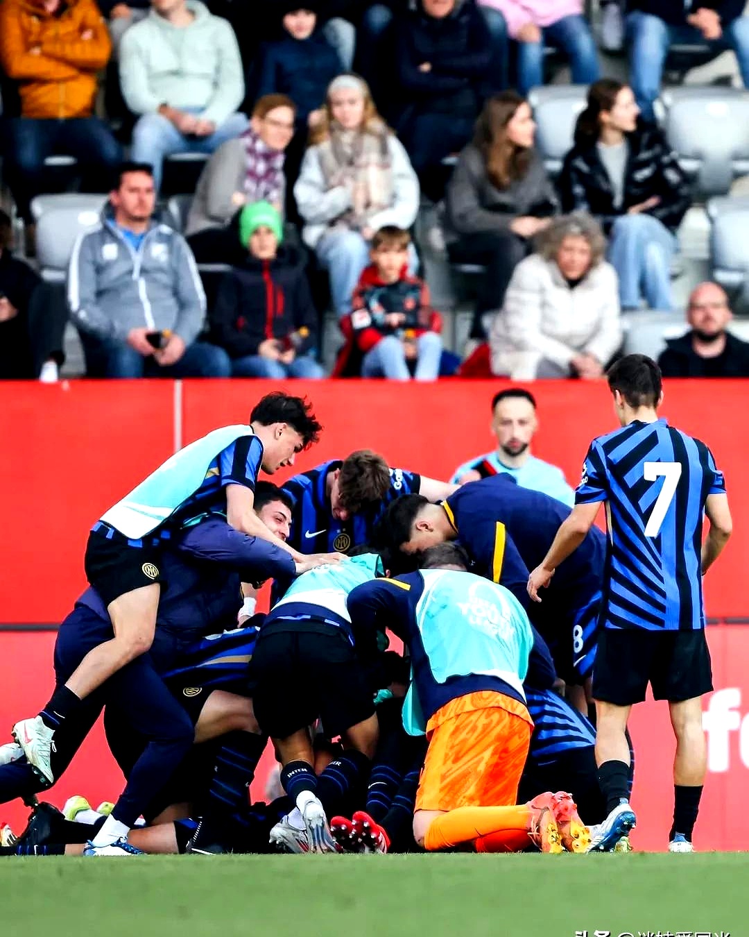 拜仁慕尼黑横扫对手，淘汰赛更精彩