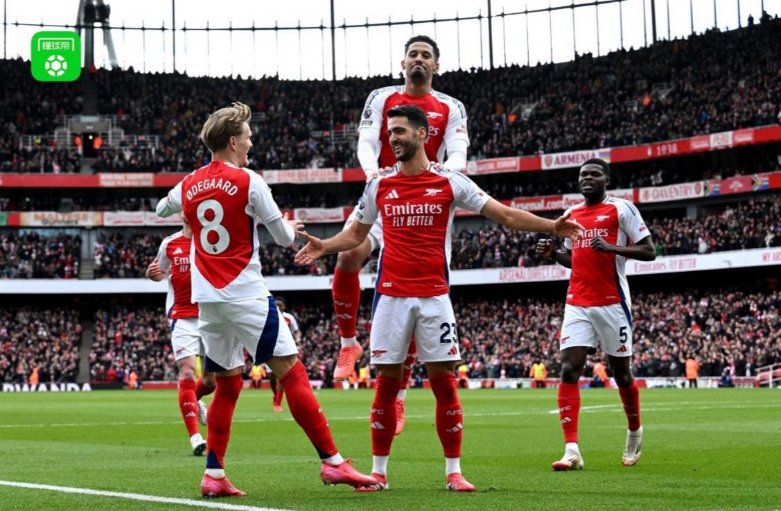 莱斯特城主场击败布莱顿，继续领跑英超