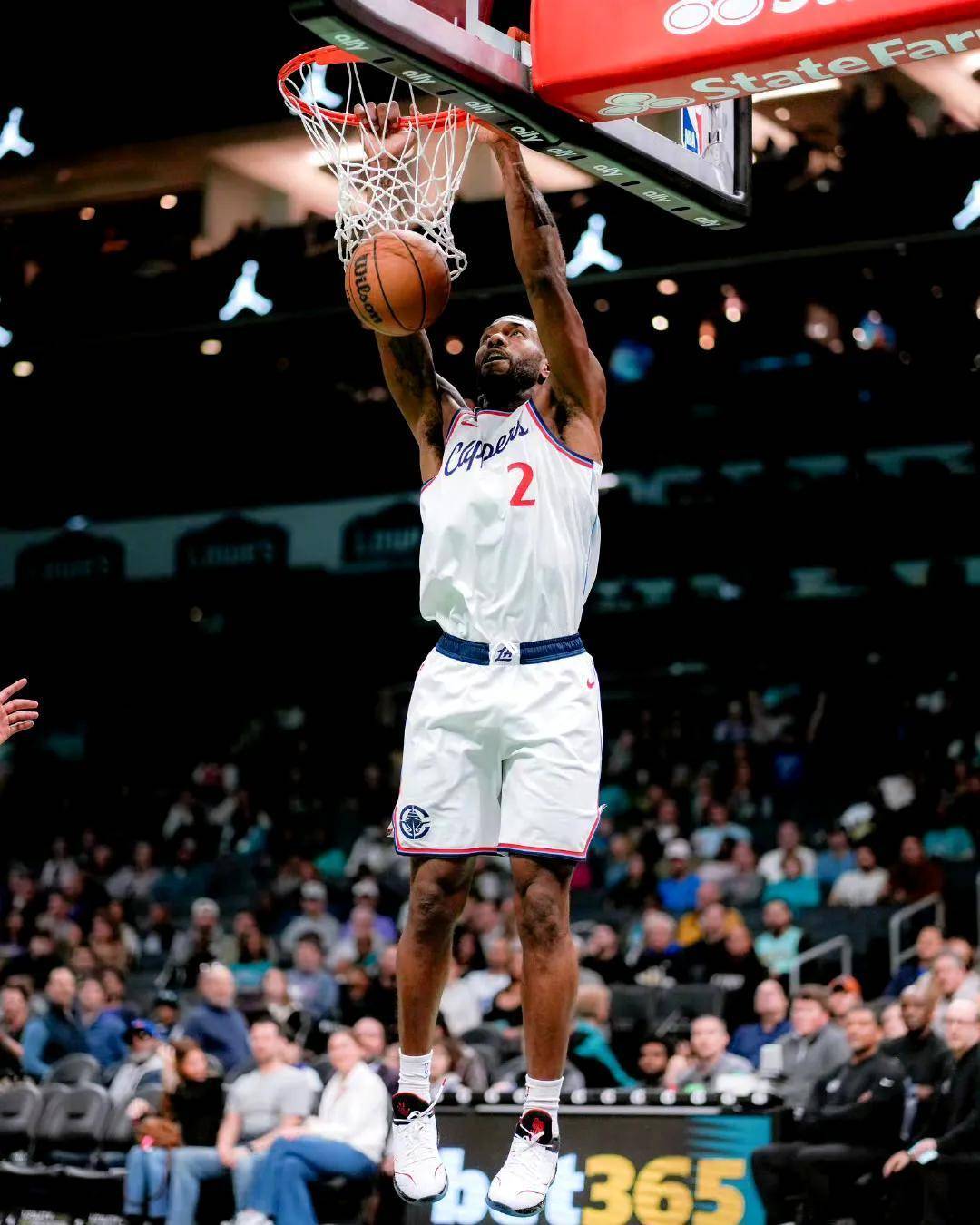 爱游戏在线-关于猛龙不敌快船，伦纳德孤军奋战！的信息