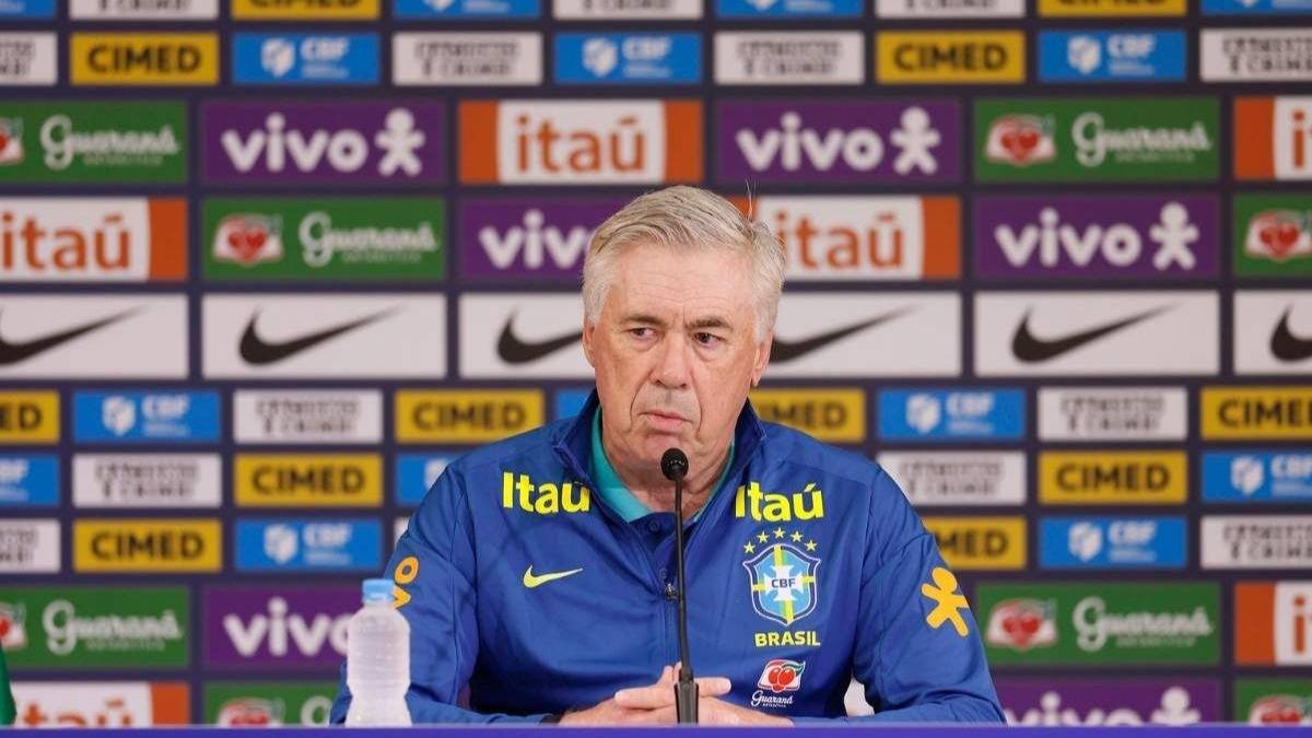 巴西队主帅荷兰德斯表态：球员状态良好