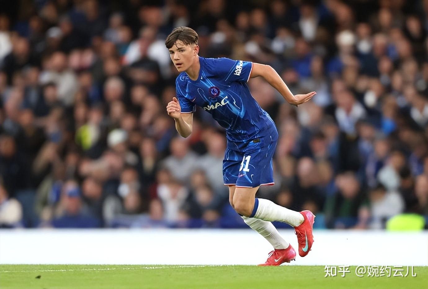 爱游戏官方入口-欧锦赛焦点：四强球队争夺晋级决赛权利的简单介绍