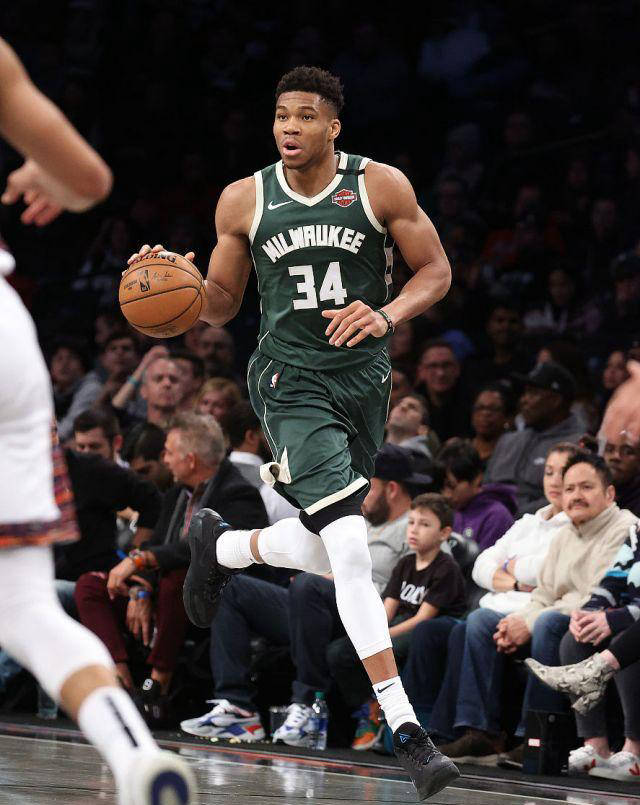 包含老鹰队球员特伦斯王子或加盟热火开启下一个征程的词条