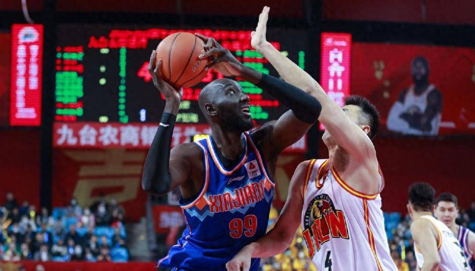 爱游戏体育官网-关于球迷集体抗议球队决策，引发球队危机的信息