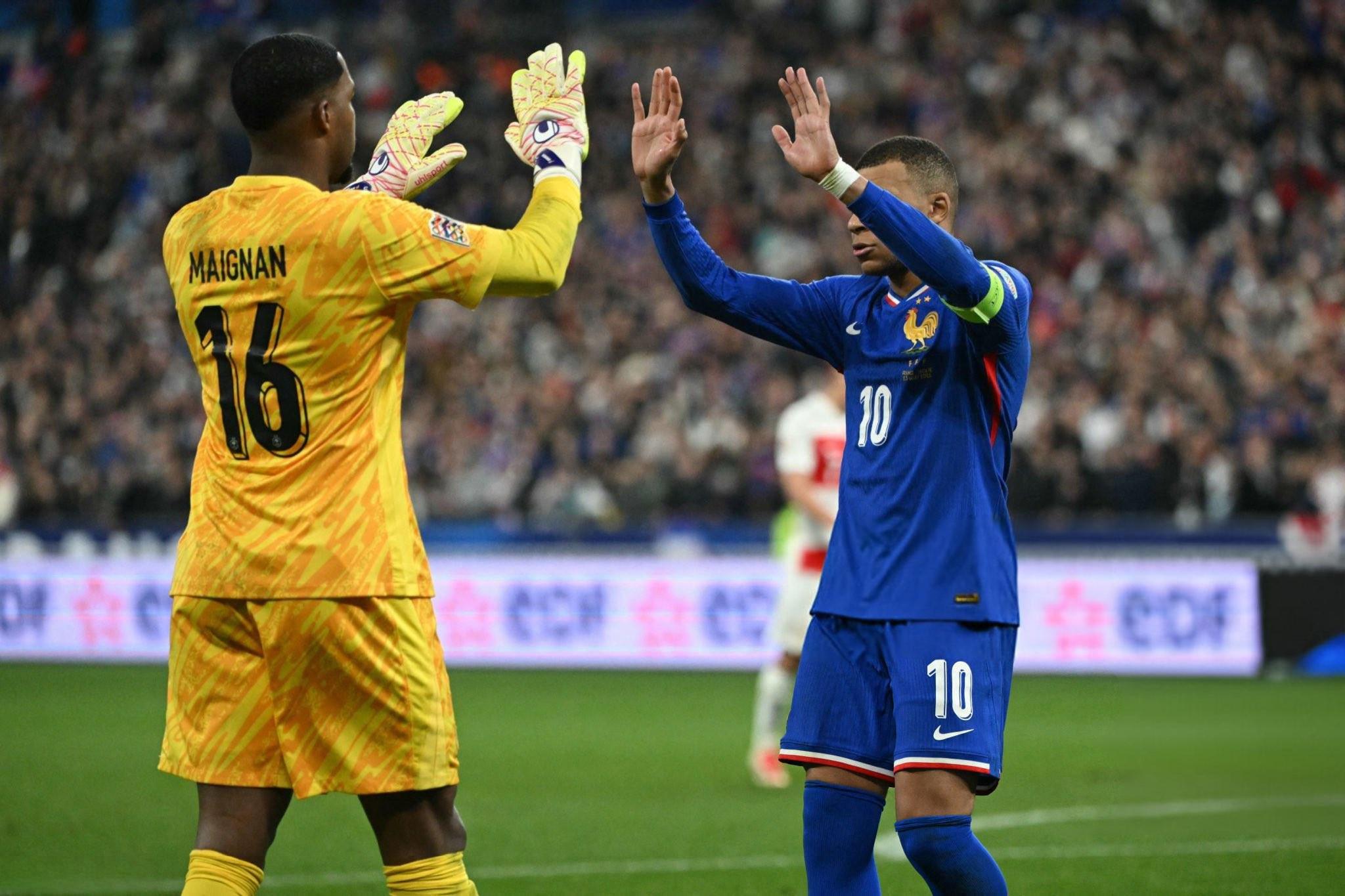 爱游戏登录-南特门将扑出点球，帮助球队获胜