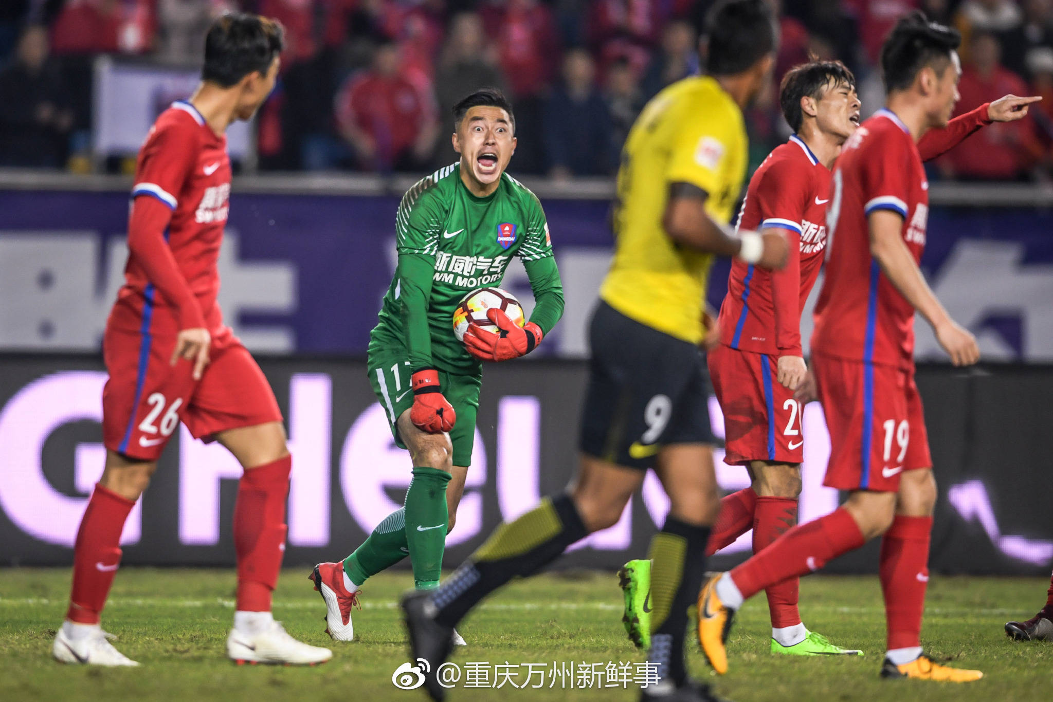 爱游戏官网网页版入口-重庆斯威再次被反超，输球后排名下滑